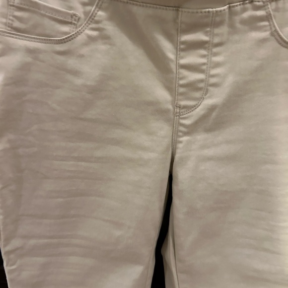 Lucy Sound/Style Pull on Legging, Medium - Picture 8 of 8